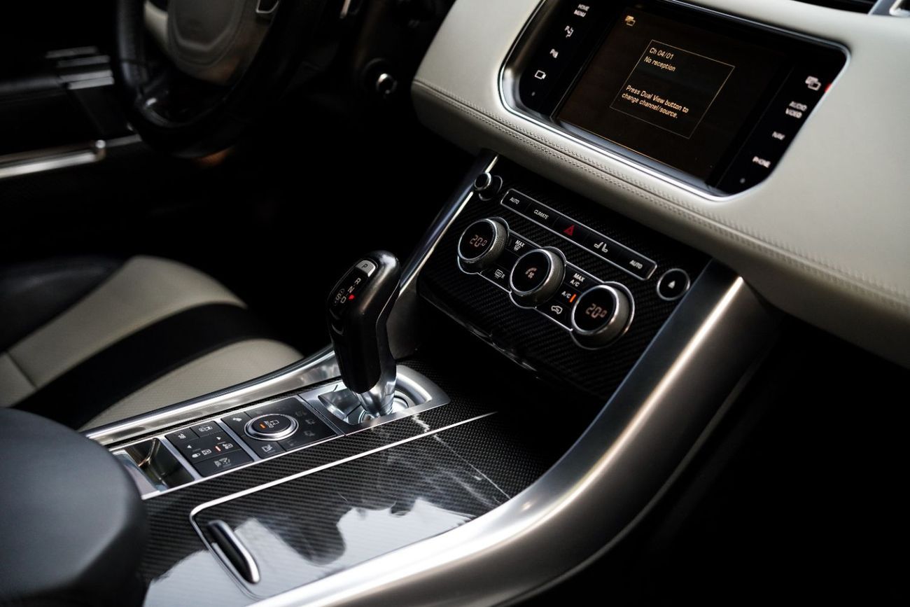 لاند روفر رينج روفر سبورت SVR 5.0L (575 HP) AWD