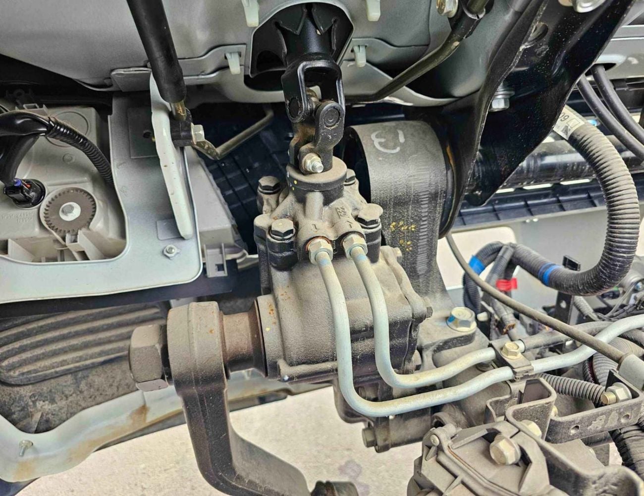 ميتسوبيشي فوسو كانتير CARGO 4.2L DIESEL MITSUBISHI CANTER CARGO 170L WITH ABS 2 TANKS DIESEL MT 4.2L V6 (CODE # CTRCRA)