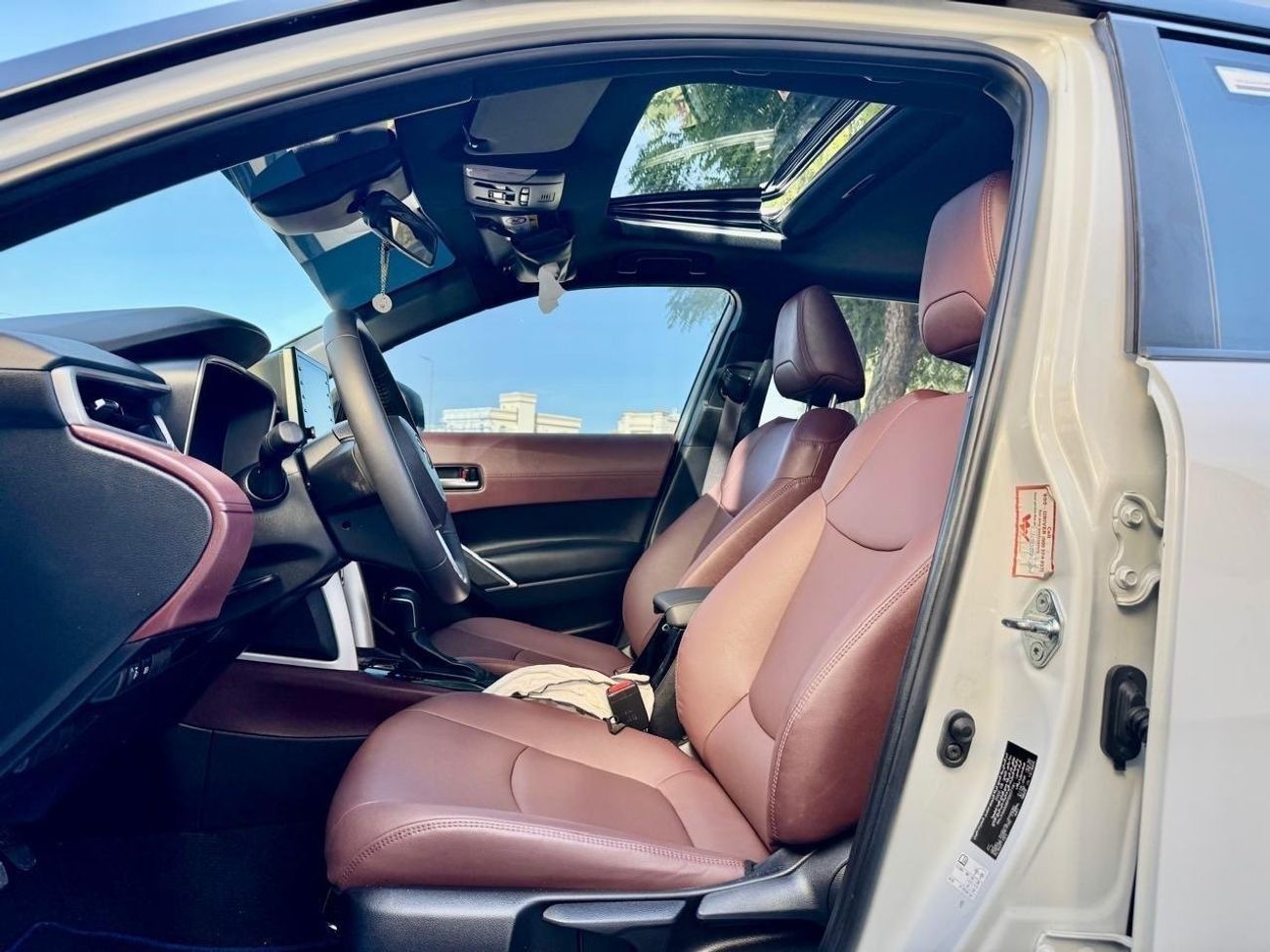 تويوتا كورولا كروس Top OF Range Corolla Cross 1.8L 2023 GCC (Hybrid) FULL OPTION