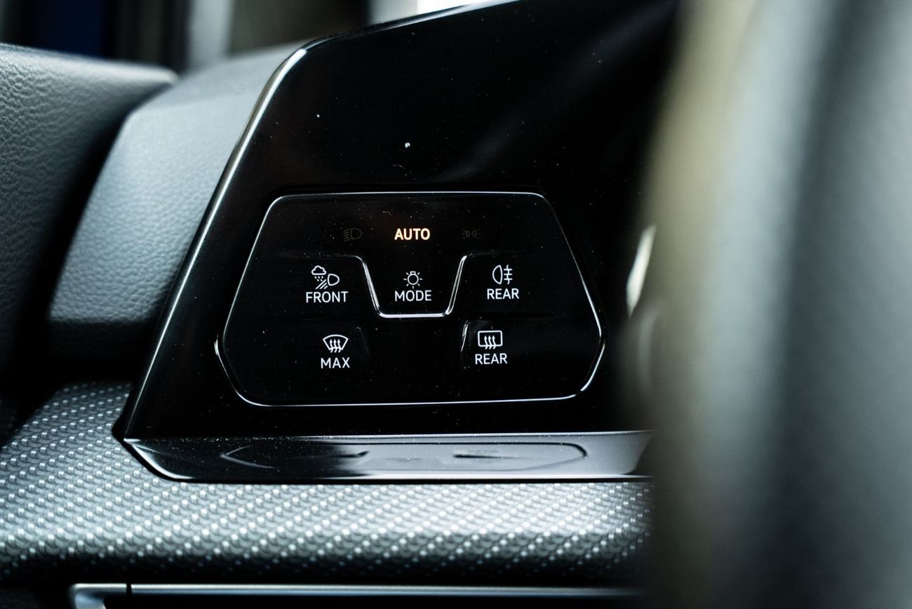 فولكس واجن جولف ار 2023 Agency Warranty Full Service History GCC Low Mileage