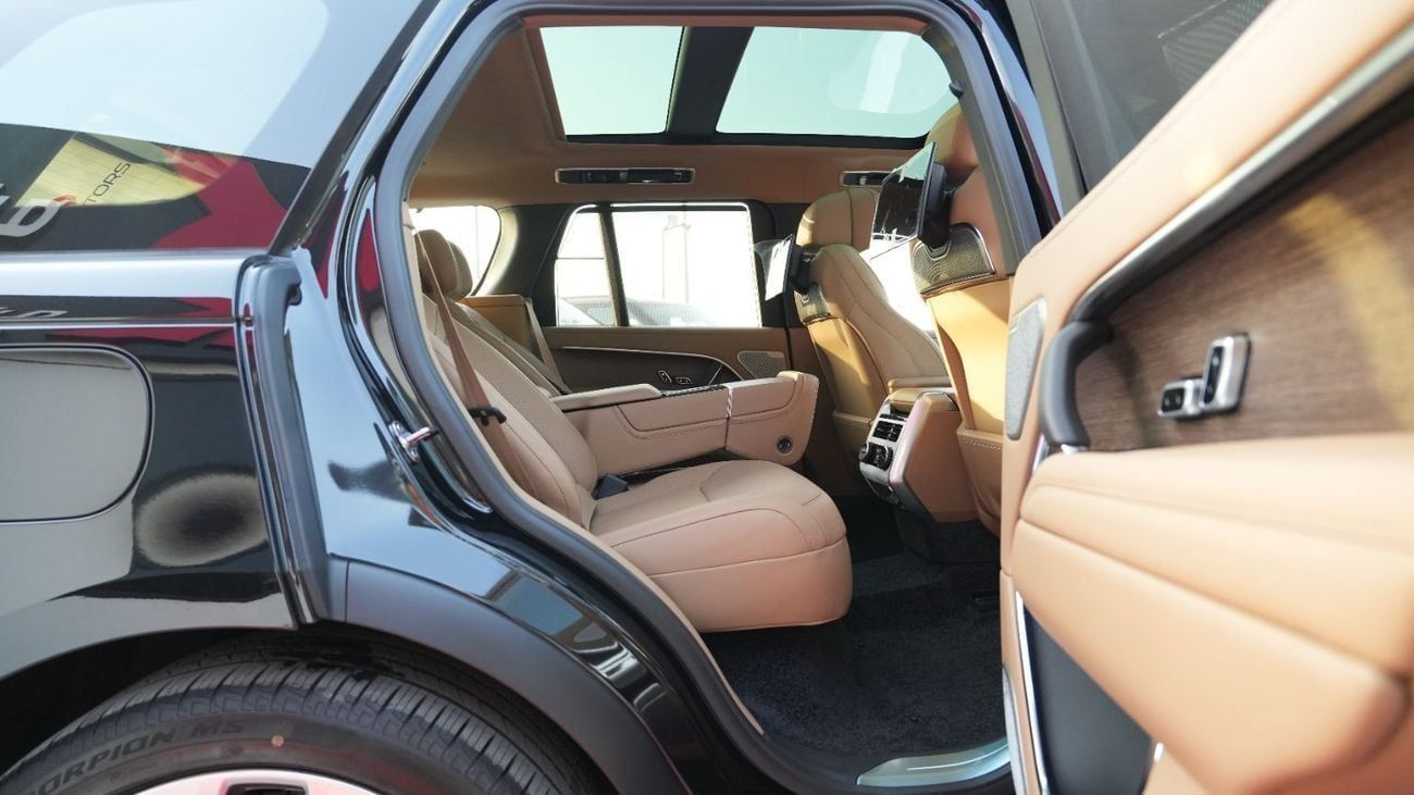 Land Rover Range Rover Autobiography P530 4.4L V8 Black - Tan 2026 MY Export Only
