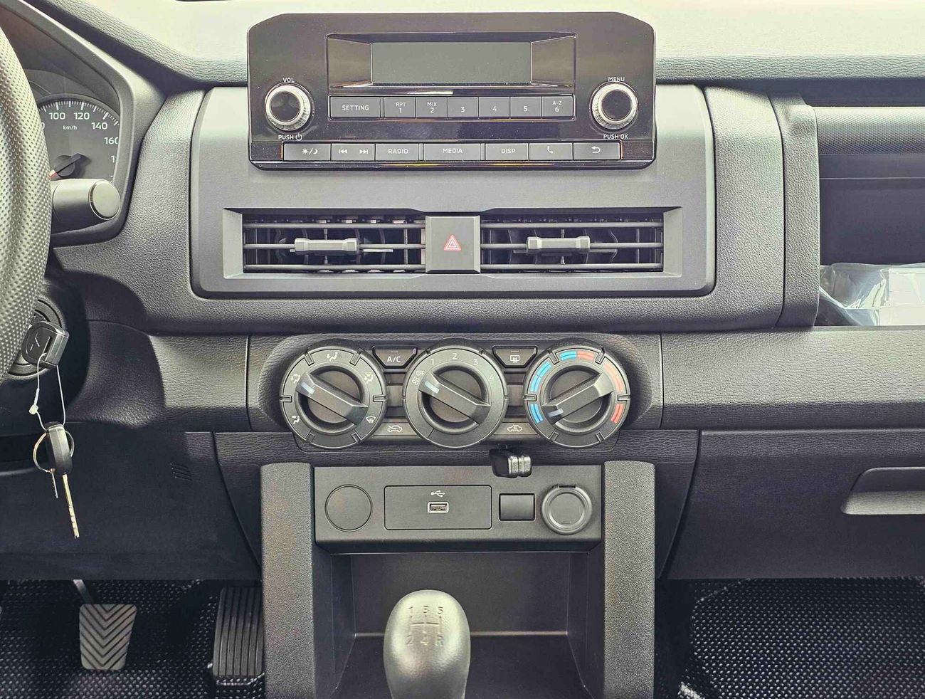 Mitsubishi L200 2.4L DSL / M/T 4WD / NEW SHAPE (CODE # L2DDMB)