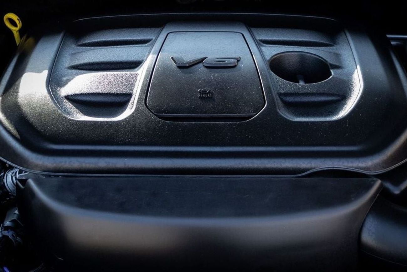 جيب جراند شيروكي Limited 3.6L Jeep Grand Cherokee Limited 2019 GCC under Warranty with Flexible Down-Payment.