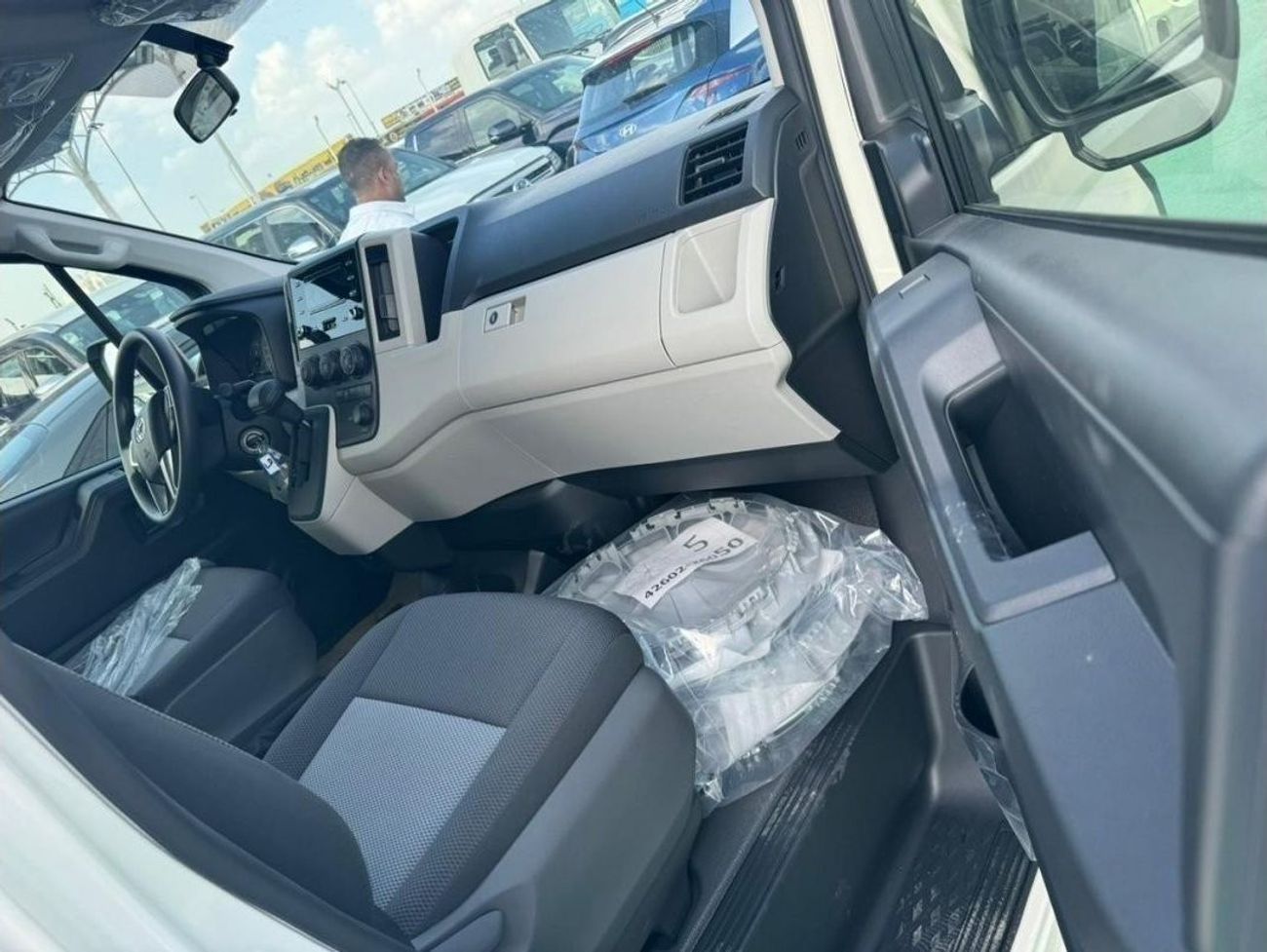 Toyota Hiace 2026 Toyota HiAce 3500cc Petrol Hi Roof RWD Automatic Zero KM