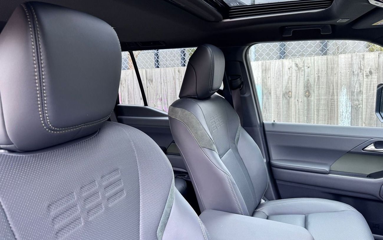 Lexus GX550 GX550 Overtrail 3.6L V6 in RIGHT HAND DRIVE (EXPORT ONLY)