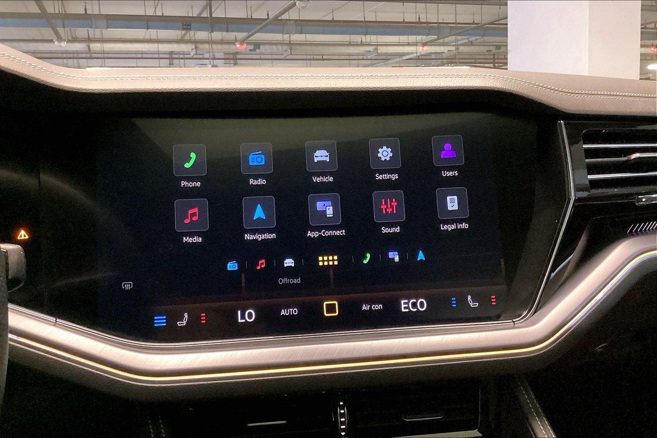 فولكس واجن طوارق R-Line | شامل الضمان | 0 ﺪﻔﻋﺓ ﺃﻮﻟﻯ