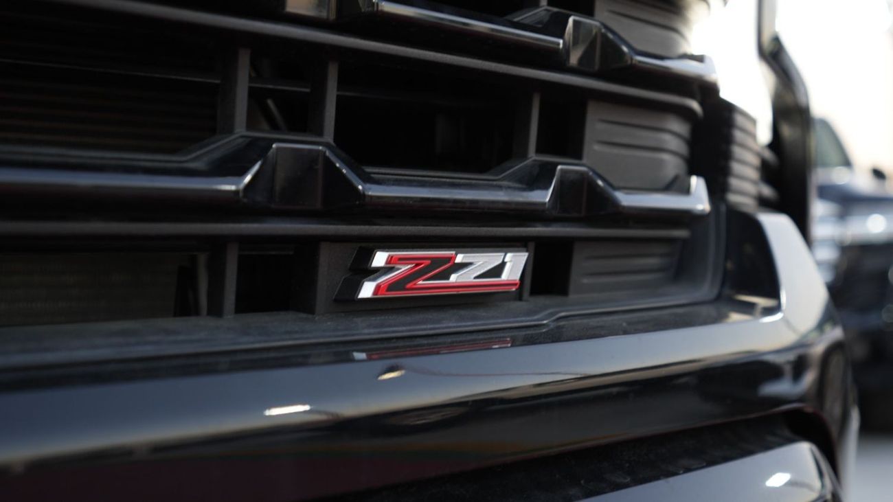 Chevrolet Silverado 2023 CHEVORLET SILVERADO Z71 5.3L V8 4WD PICK-UP 4doors