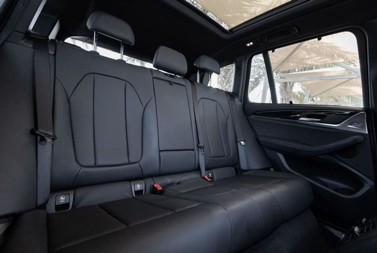 BMW X3 xDrive 30i 2.0L BMW X3 xDrive30i 2019 GCC under Warranty with Flexible Down-Payment.