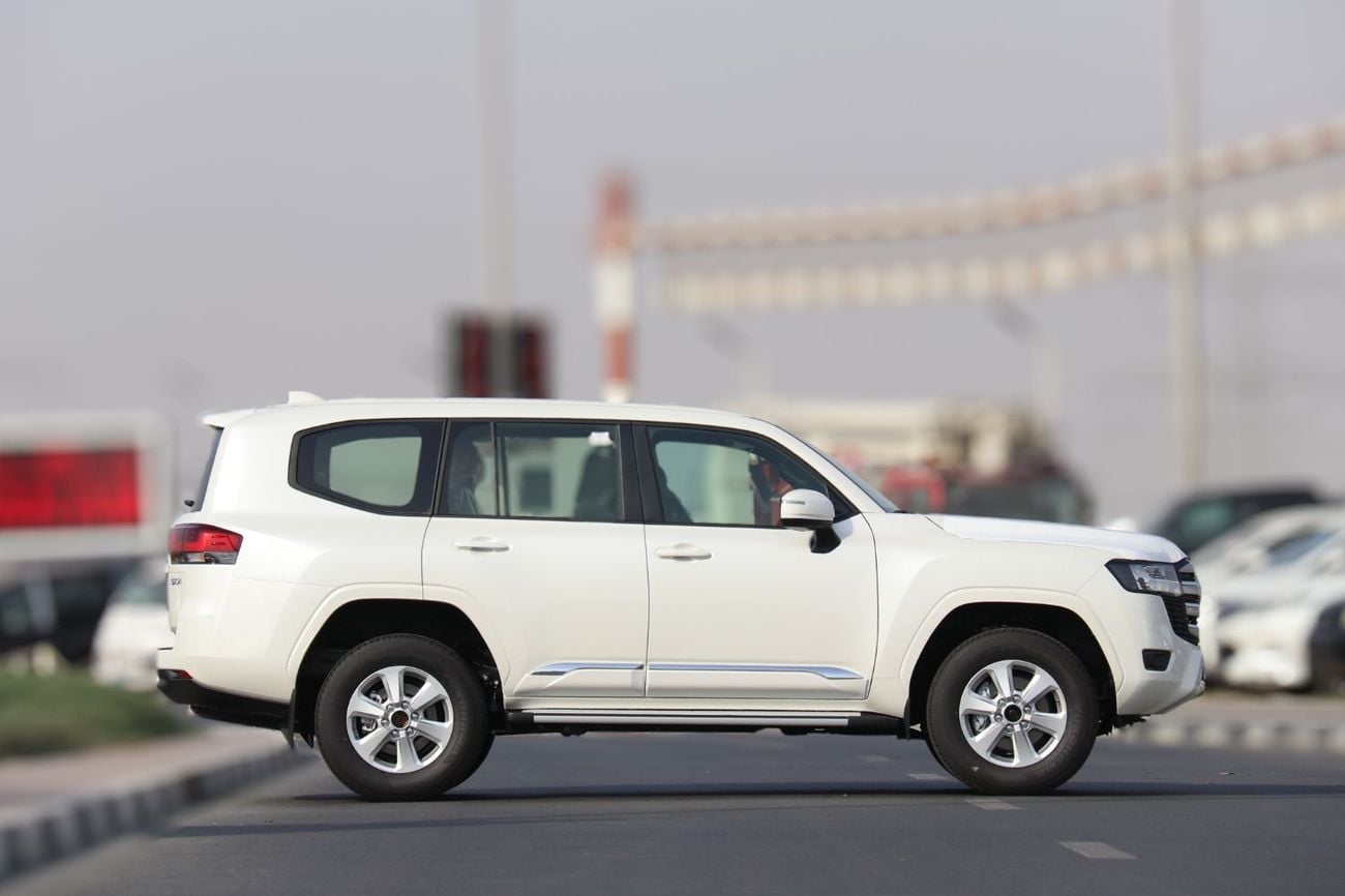 تويوتا لاند كروزر GXR EXR 4.0L Toyota Land Cruiser GXR 2025 | 4L Basic | White- Black | Best Price