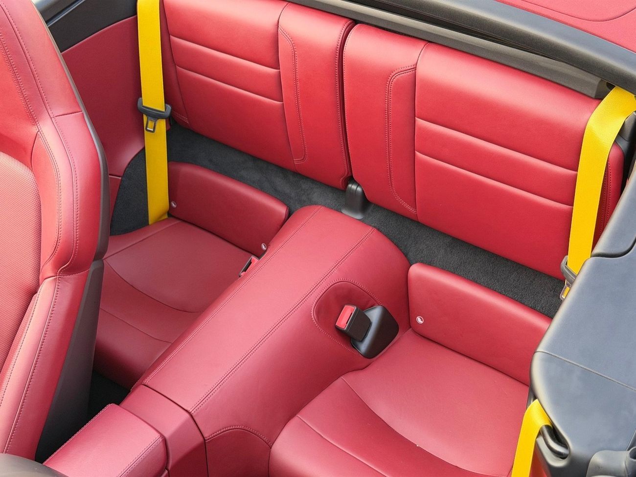 بورش 911 Carrera 4S 3.0L (380 HP) Convertible