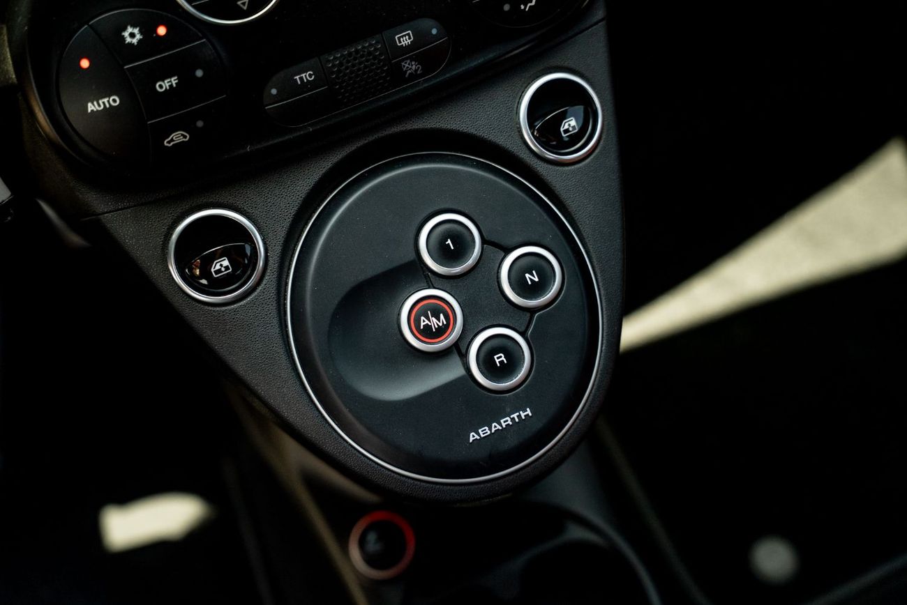 أبارث 595 Competizione Agency Warranty Full Service History 2021 GCC 1.4L Turbo 4 Cylinders