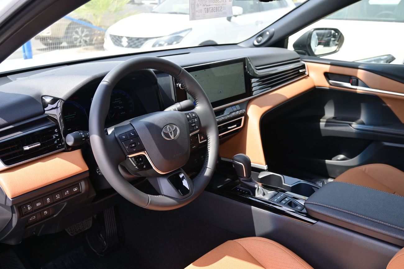 تويوتا كامري Toyota Camry Limited 2.5L Hybrid, Model 2025, Color White