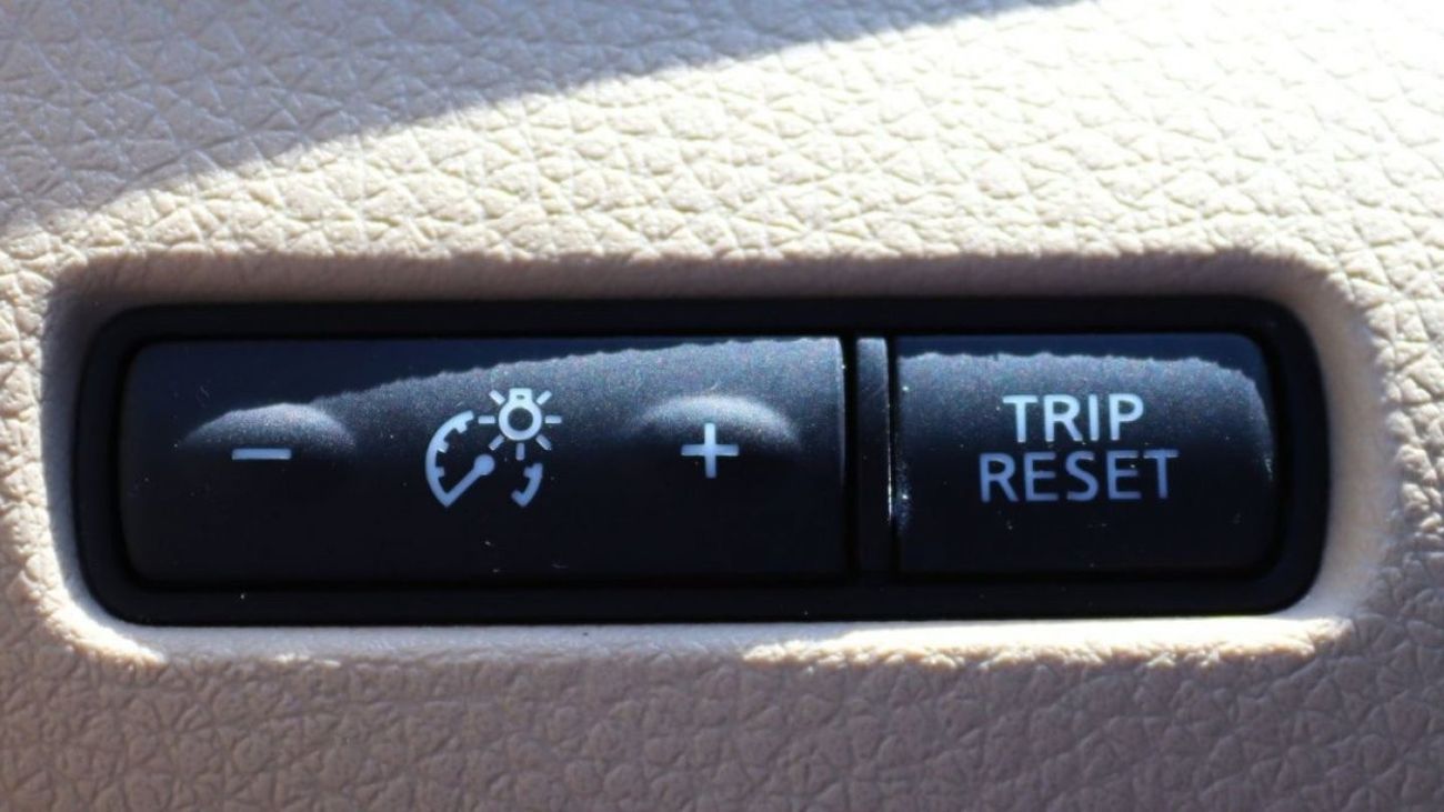 نيسان إكس تريل 2019 نيسان إكس تريل إس (T32)، سيارات الدفع الرباعي 5dr، 2.5 لتر 4 سلندر بنزين، أوتوماتيكي، دفع أمامي