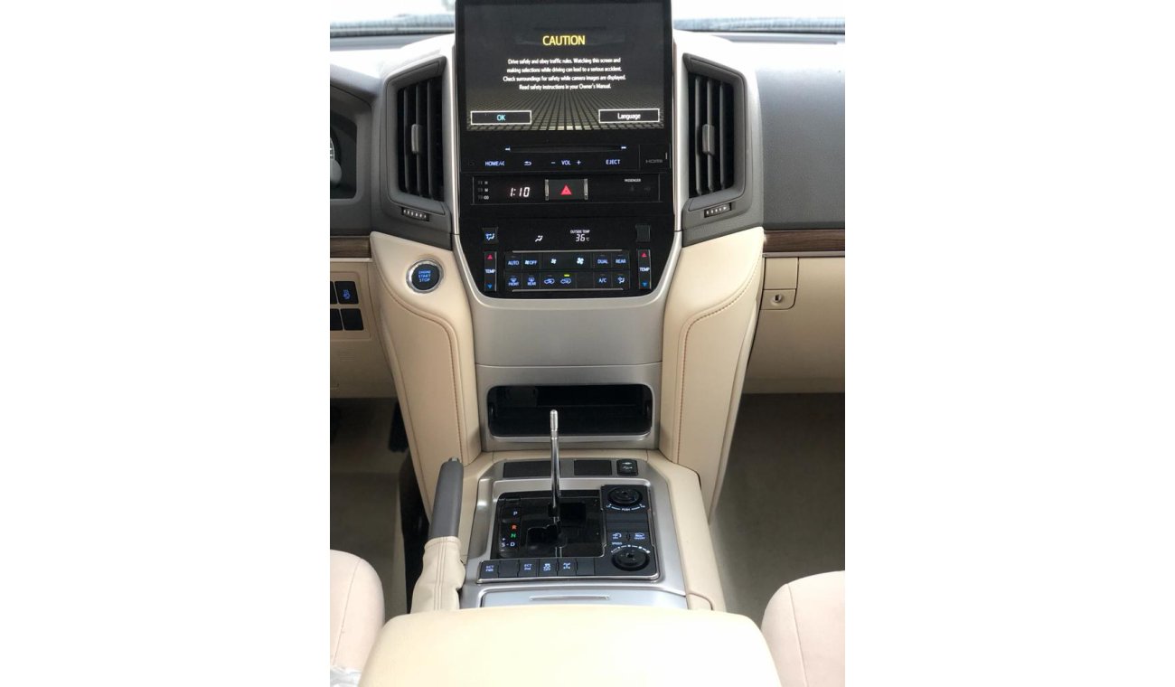 Toyota Land Cruiser GXR V8 Diesel, 17'' Tyre, DVD, Bluetooth, Rear Camera, Rear AC, Cool Box, Airbag,  (CODE # TLCW2020)