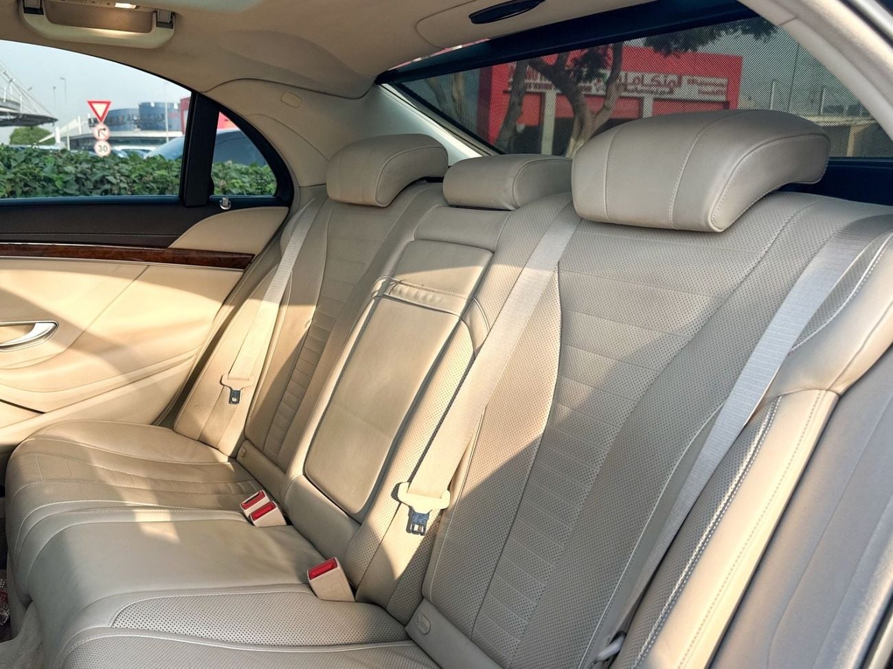 Mercedes Benz S400 Mercedes-Benz S400 AMG | Gcc Specs