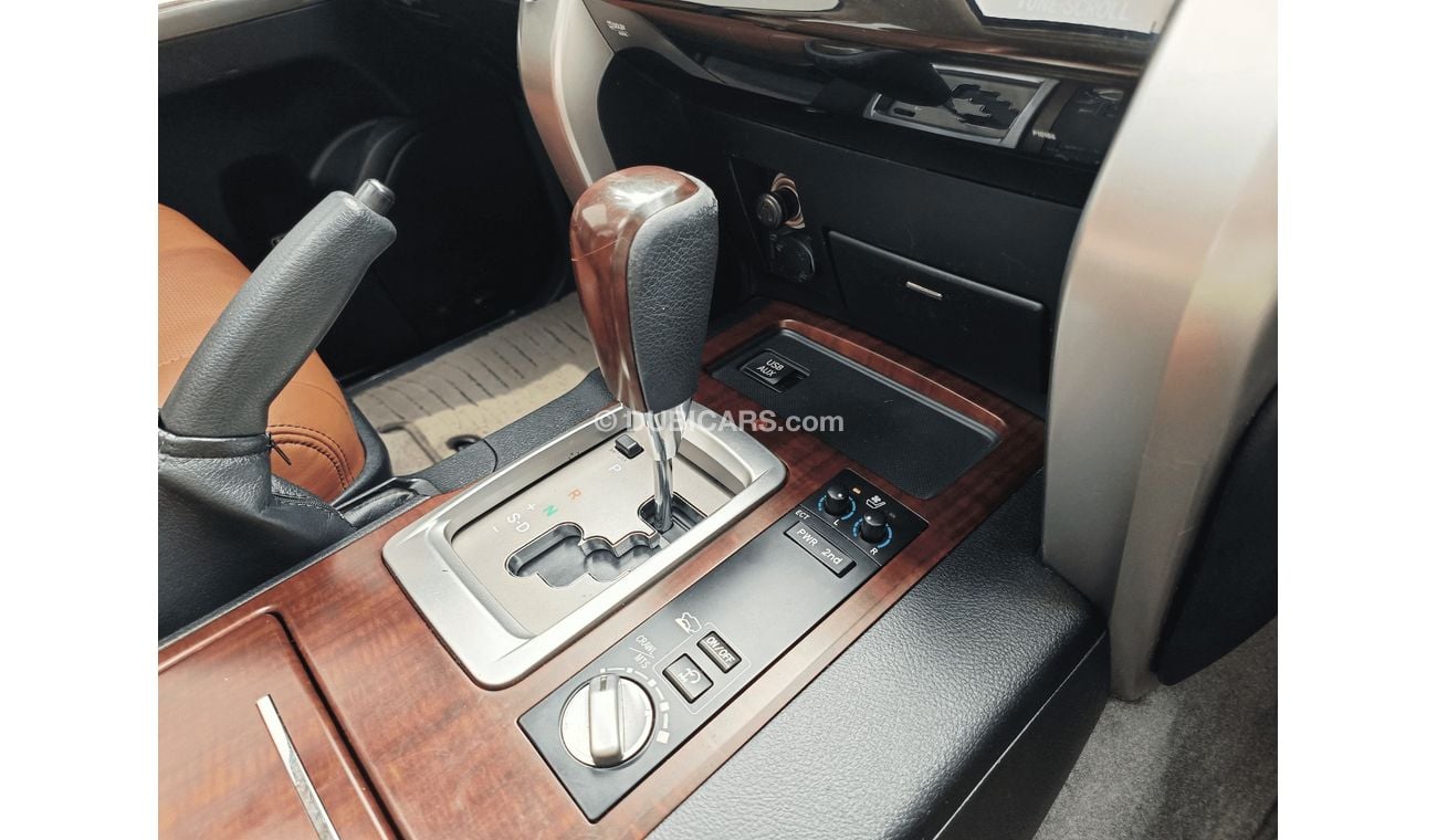 Toyota Land Cruiser VXR / 5.7L /  1 YEAR WARANTY / REGISTERATION / INSURANCE FREE (LOT # 35734)