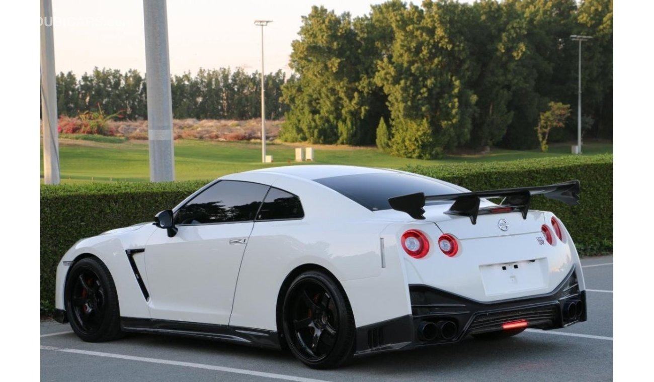 Nissan GT-R Std NISSAN GTR 2015 GCC BODYKIT 2017 GOOD CONDITION