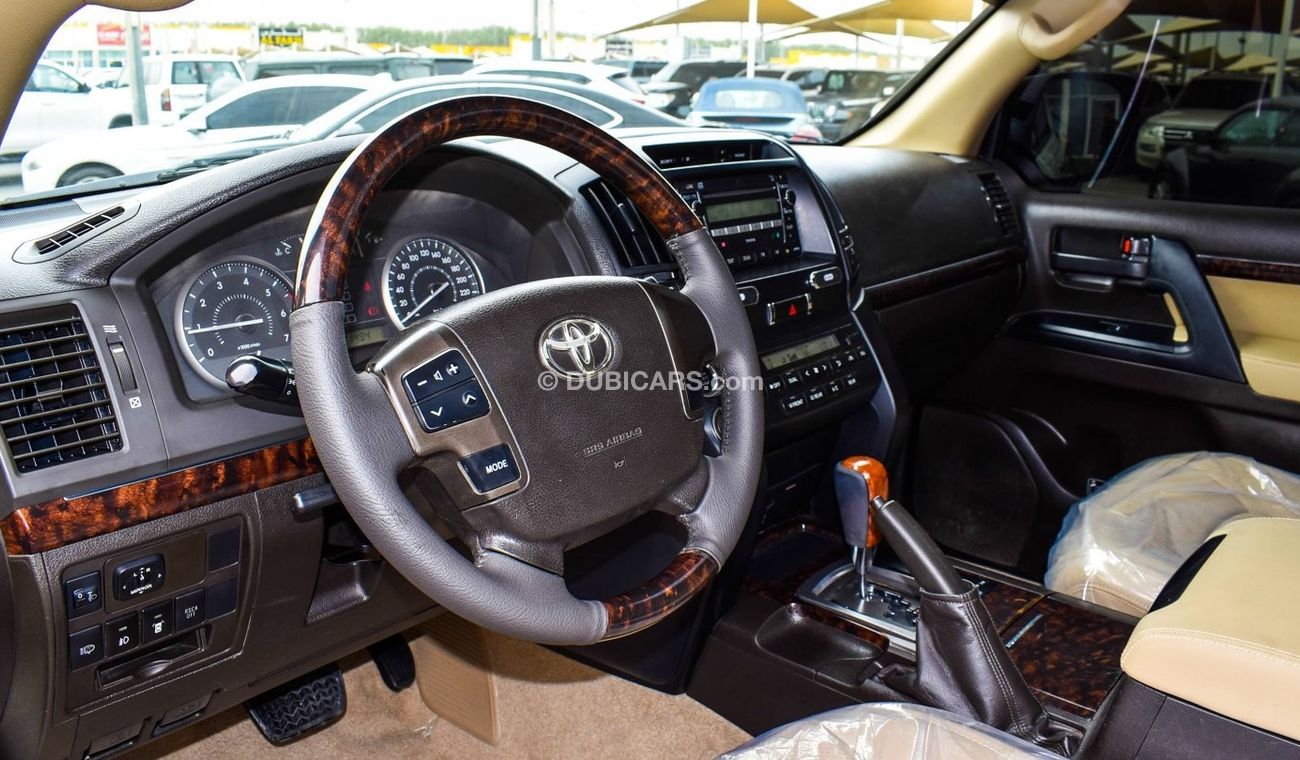 Toyota Land Cruiser GXR V6