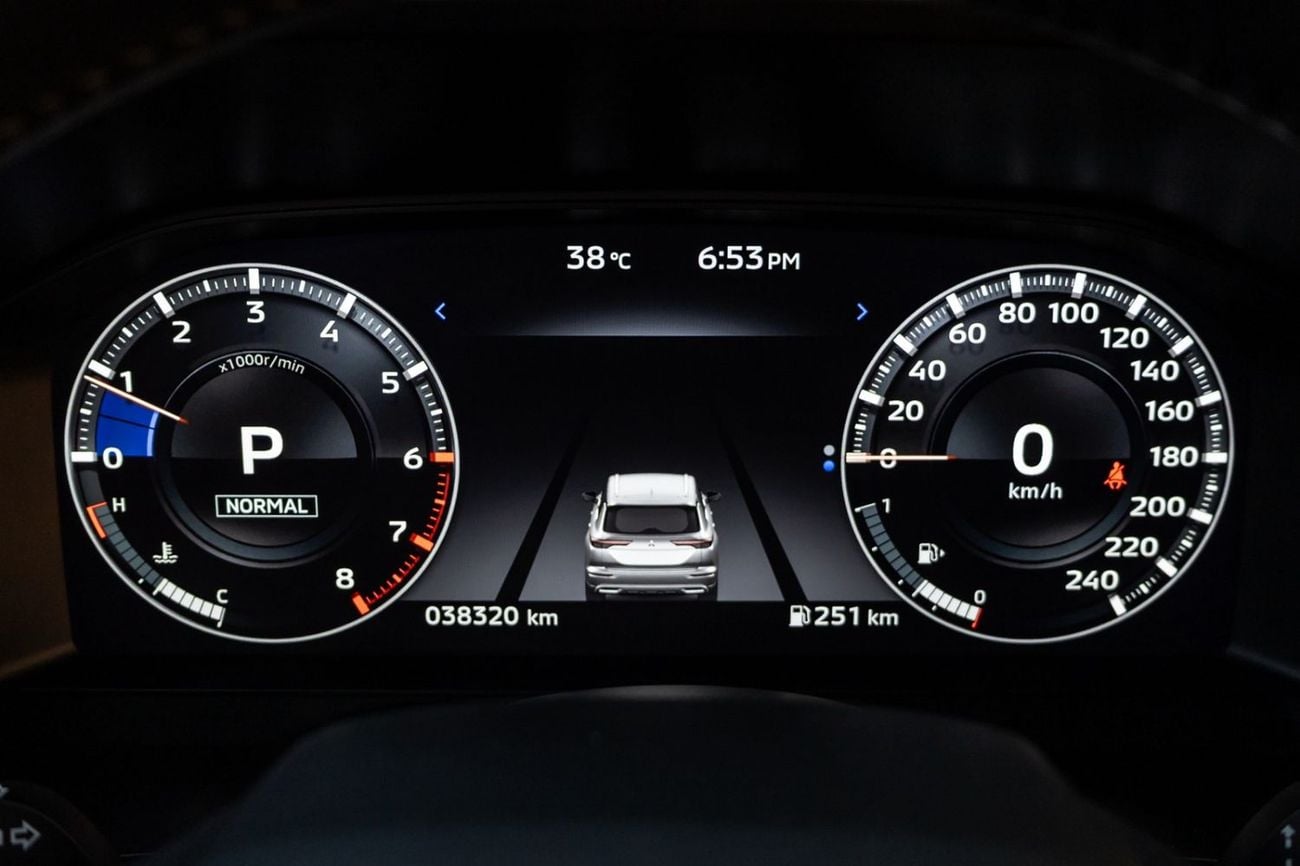Mitsubishi Outlander PREMIUM LAUNCH EDITION Mitsubishi Outlander Limited Edition (7SEATER) 2023 GCC | Agency Warranty | S