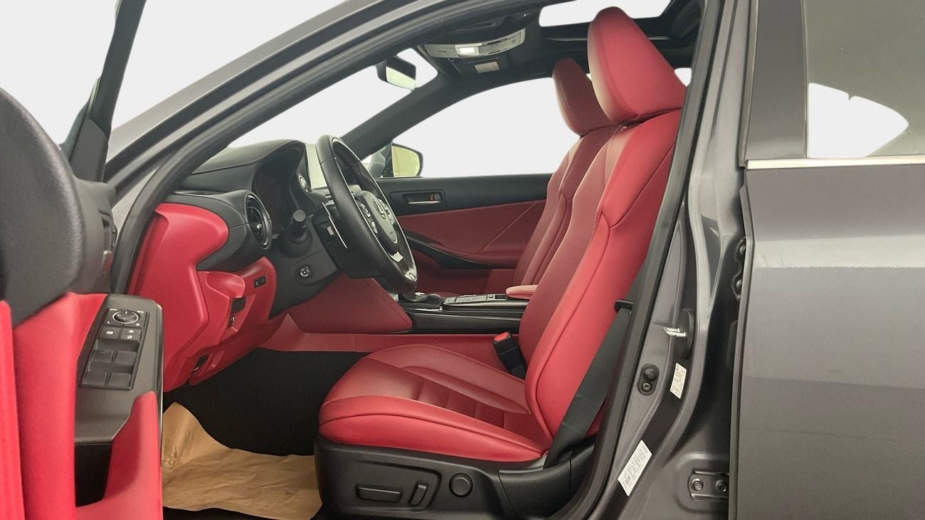 لكزس IS 350 F Sport Prestige | شامل الضمان | 0 ﺪﻔﻋﺓ ﺃﻮﻟﻯ