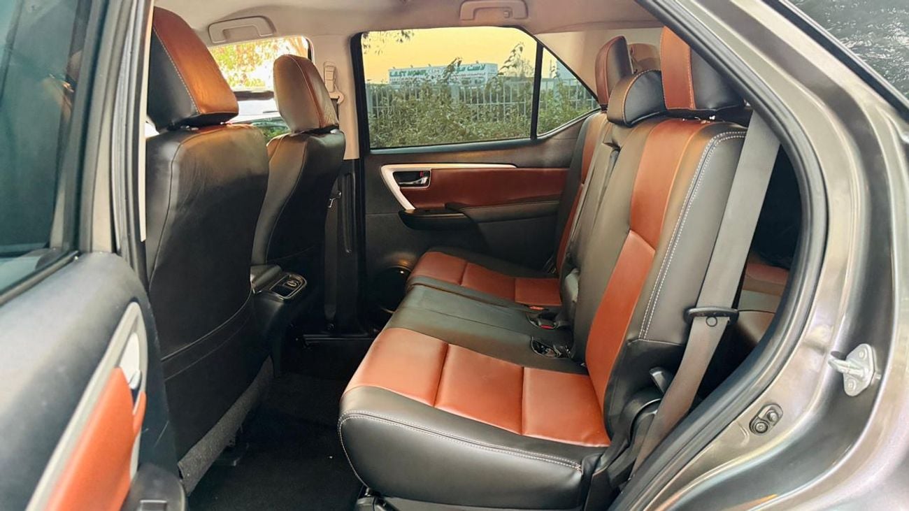 تويوتا فورتونر LEGENDER BODY KIT INSTALLED | LEATHER SEATS | PARKING SENSORS | 2.8L | AUTO | POWER WINDOWS