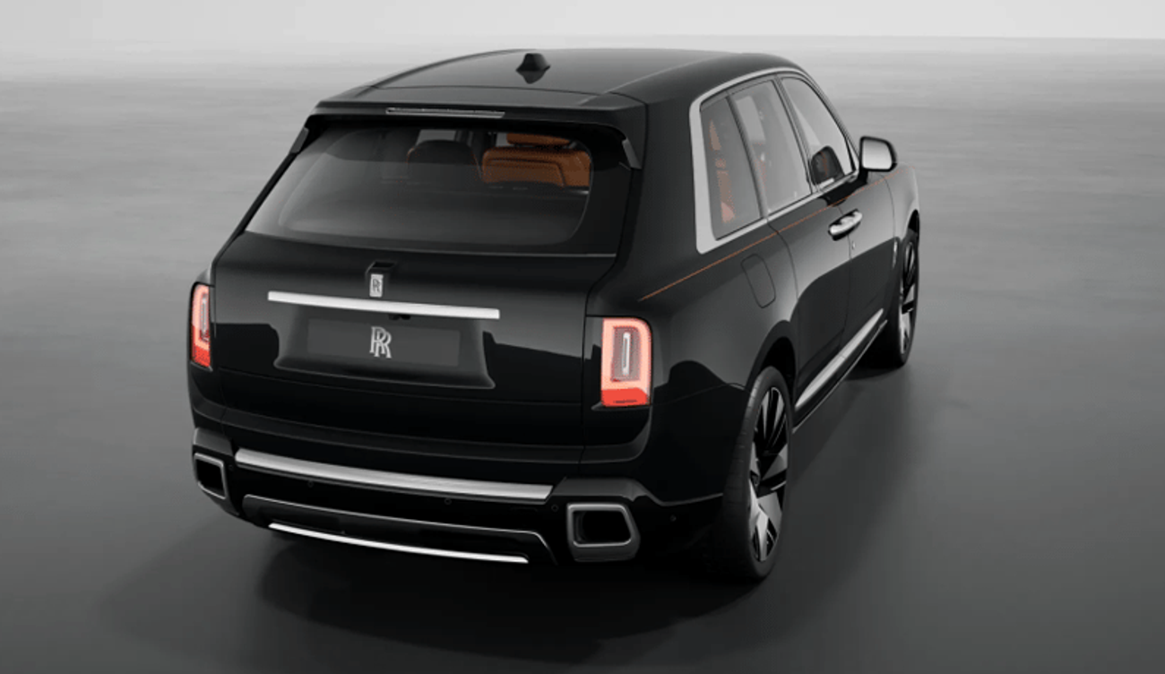 Rolls Royce Cullinan STD In LHD