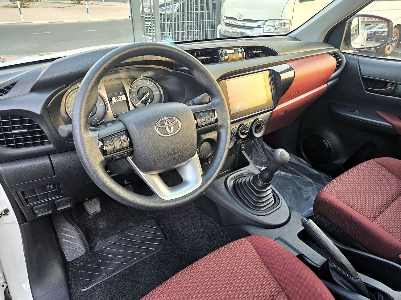 تويوتا هيلوكس  Toyota Hilux Single Cabin 2.4L diesel turbo M/T 2*4 White Color 2026 Model