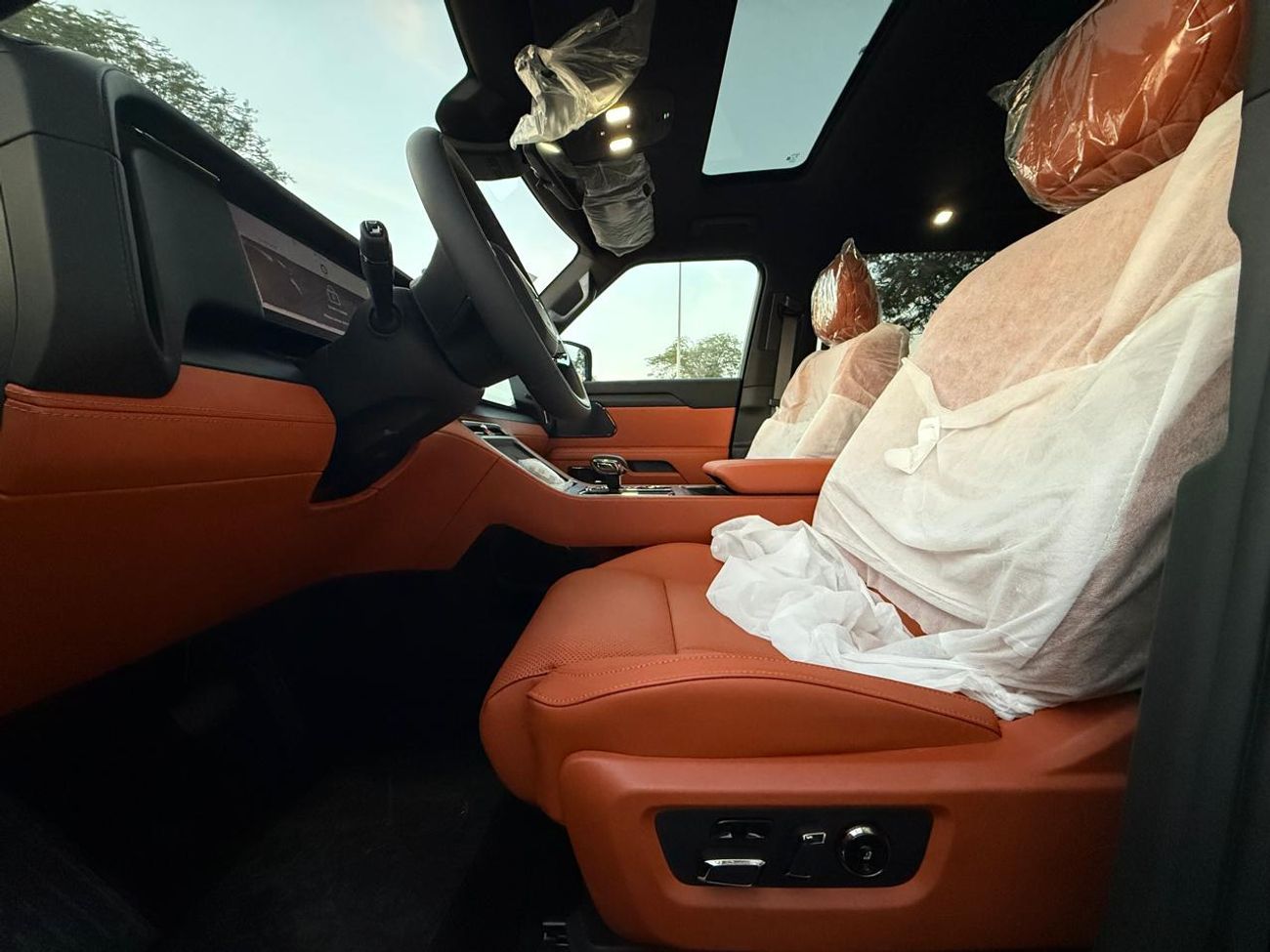 ROX 01 NEW ARRIVAL ROX 01 / 2026 / 7 SEATS / LONG RANGE / WITH WARRANTY EVS 5 YEARS WITH SERVICE CONTRACT