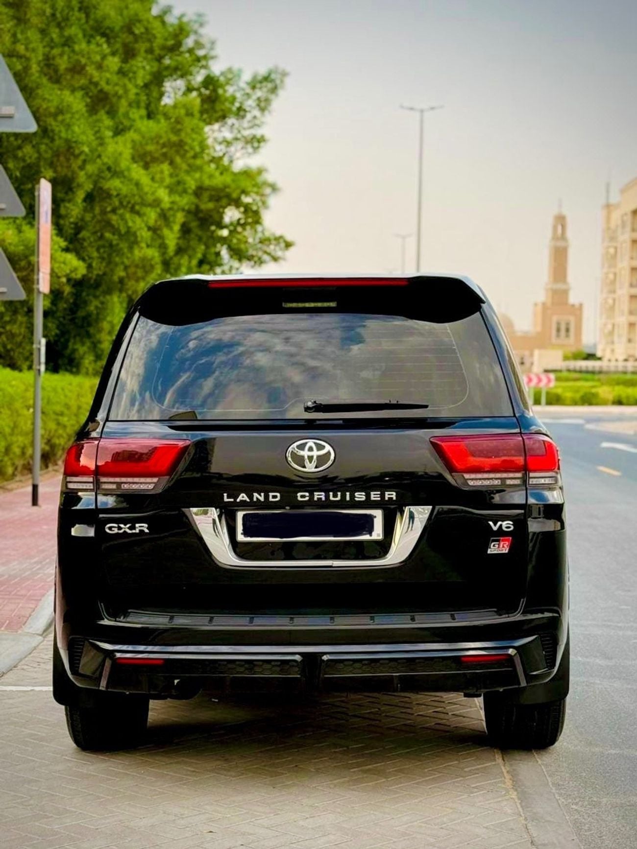 Toyota Land Cruiser GXR + 4.0L Engine Full Option