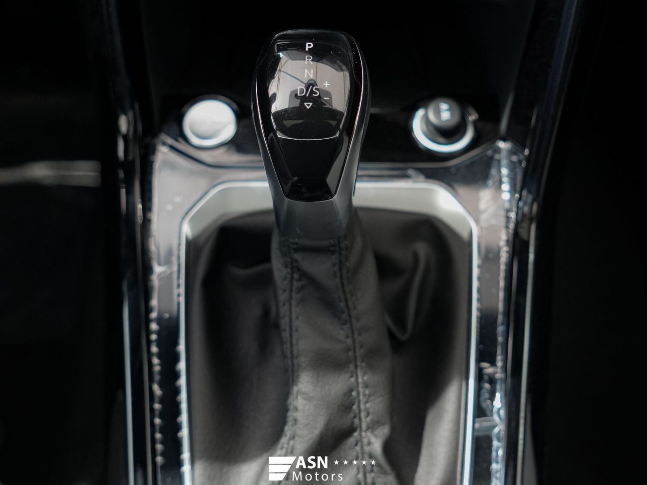 فولكس واجن T ROC 300 TSI Nardo 2025 (Export Price)