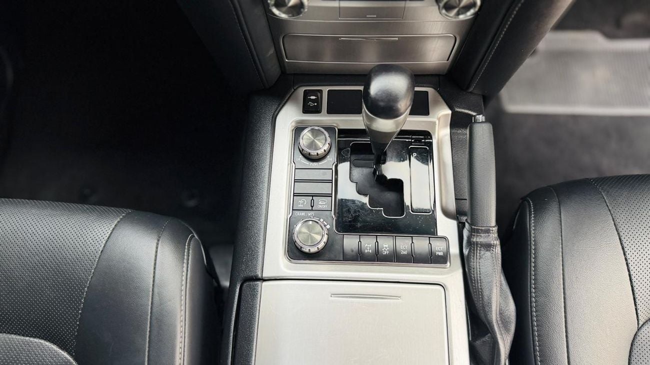 تويوتا لاند كروزر -