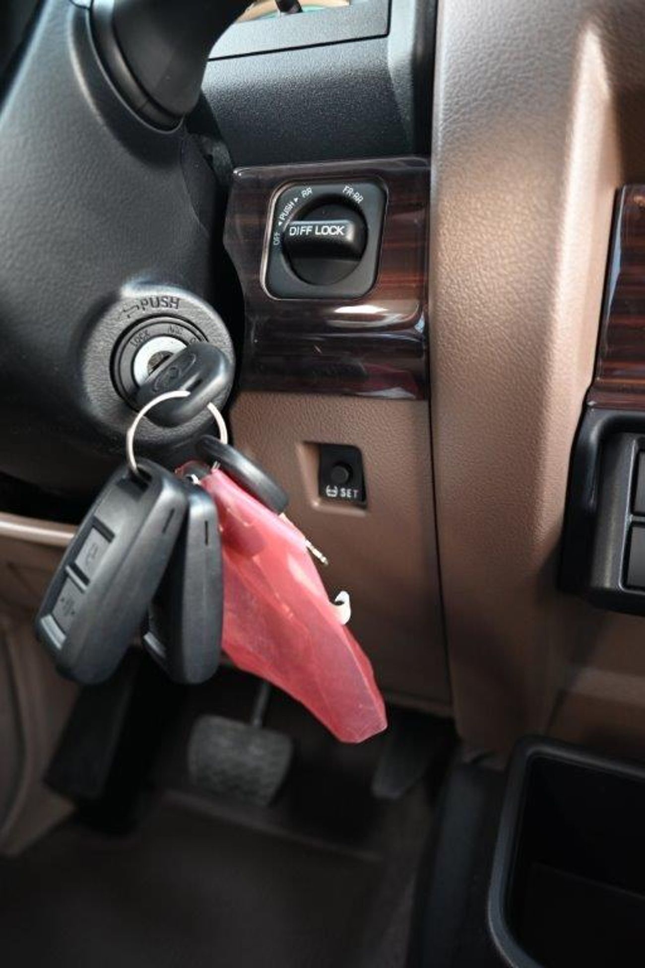 Toyota Land Cruiser 70 71 DLX V6 4.0L Petrol 5 Seater Automatic