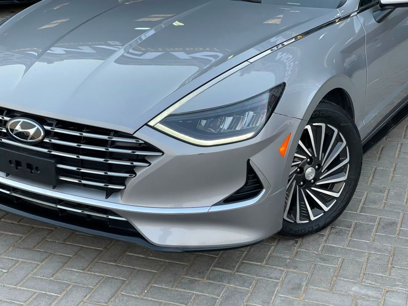 Hyundai Sonata SE / V4 HYBRID / BIG RIMS / RADAR / BLIND SPOTS / WIRLESS CHARGE / BOSE SOUND SYSTEM