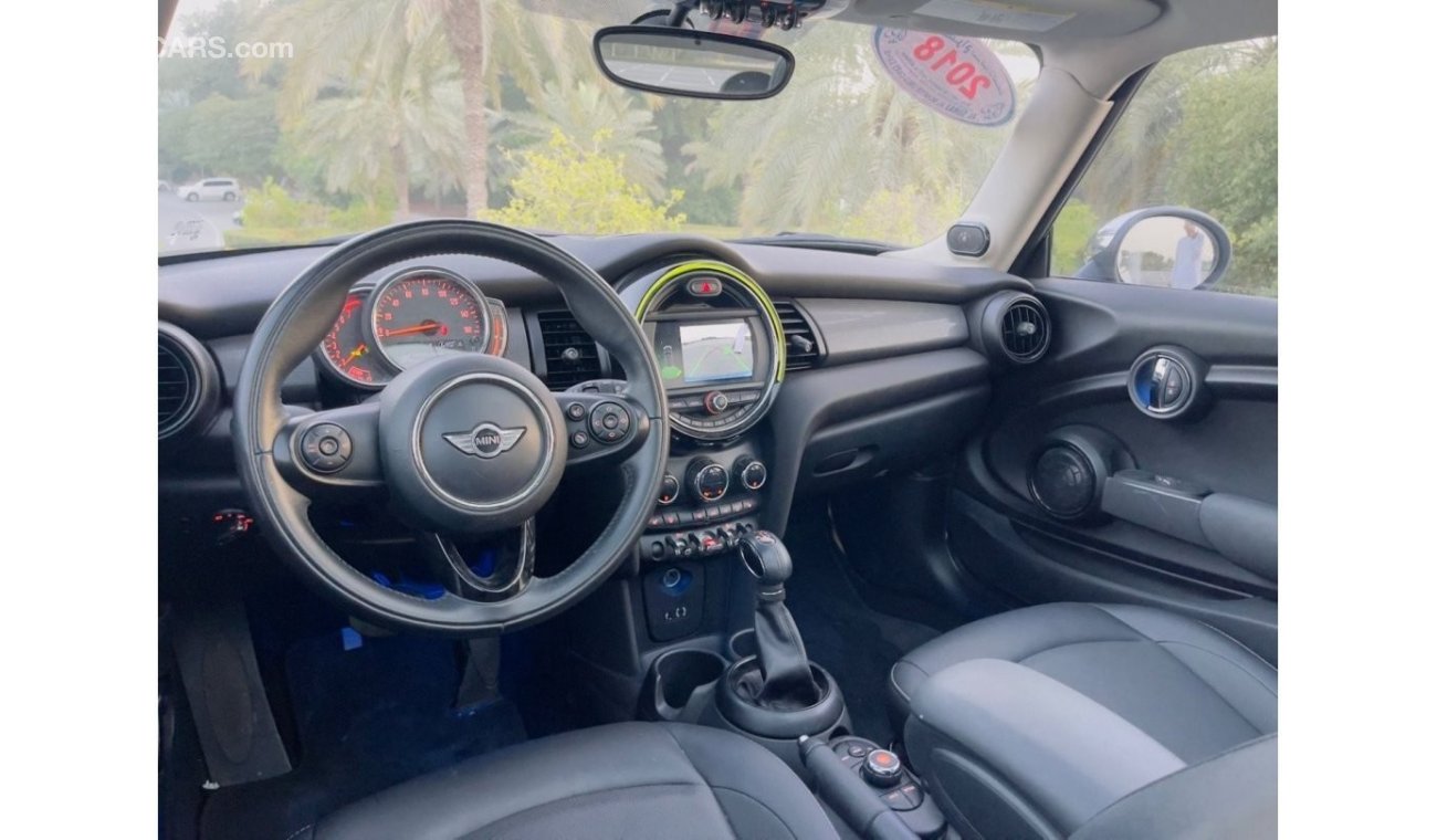 Mini Cooper Coupé 2018 model, American imported, 3-cylinder, mileage 32,000 km