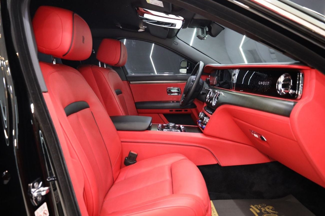 رولز رويس جوست EWB, Rear Entertainment, Starlight, Illuminated Grille, GCC Specs!!