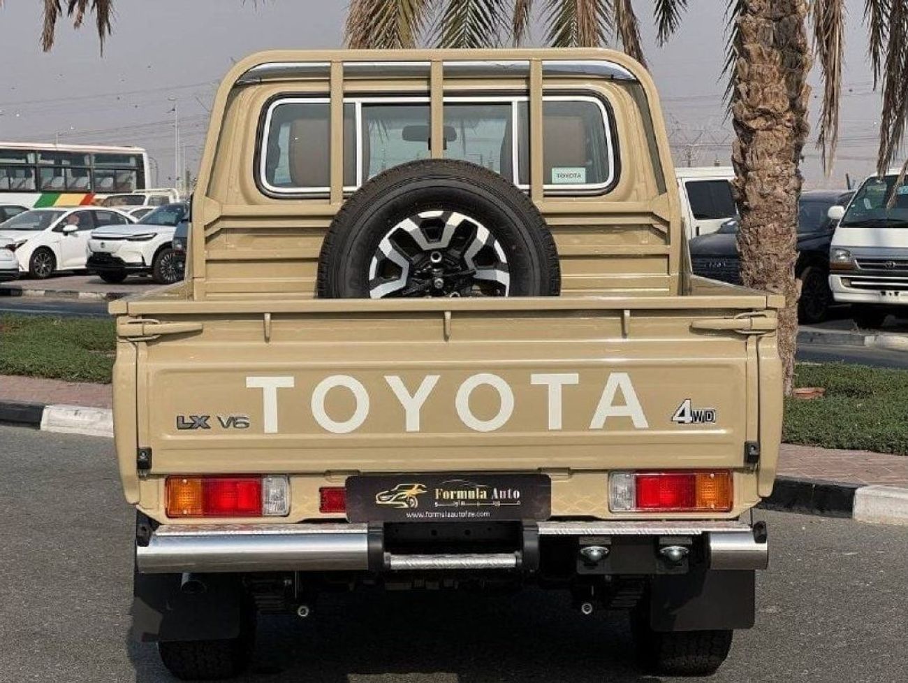 Toyota Land Cruiser Pick Up LC79 D/C 4.0L PTR A/T // 2024 // FULL OPTION WITH COOLBOX , LEATHER SEATS // SPECIAL OFFER // BY FOR
