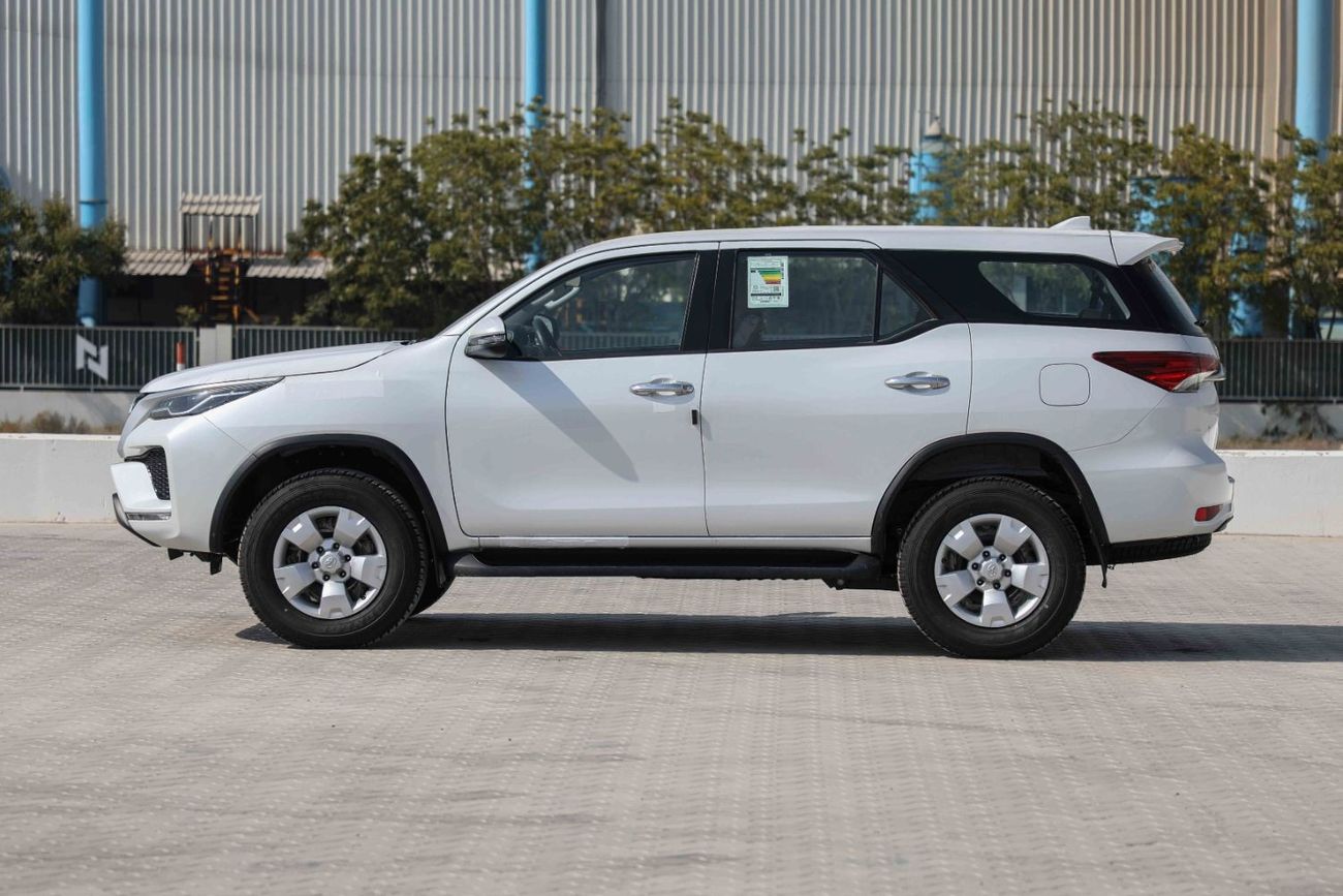 Toyota Fortuner 2023 Toyota Fortuner 4X4 2.4 Low - Platinum White Pearl inside Chamois | Export Only