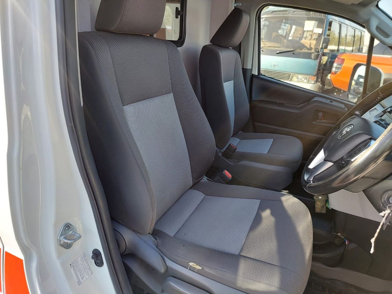 Toyota Hiace TOYOTA HIACE VAN AMBULANCE RHD 2020 MODEL 2.8 L DIESEL AUTOMATIC(PM04938)