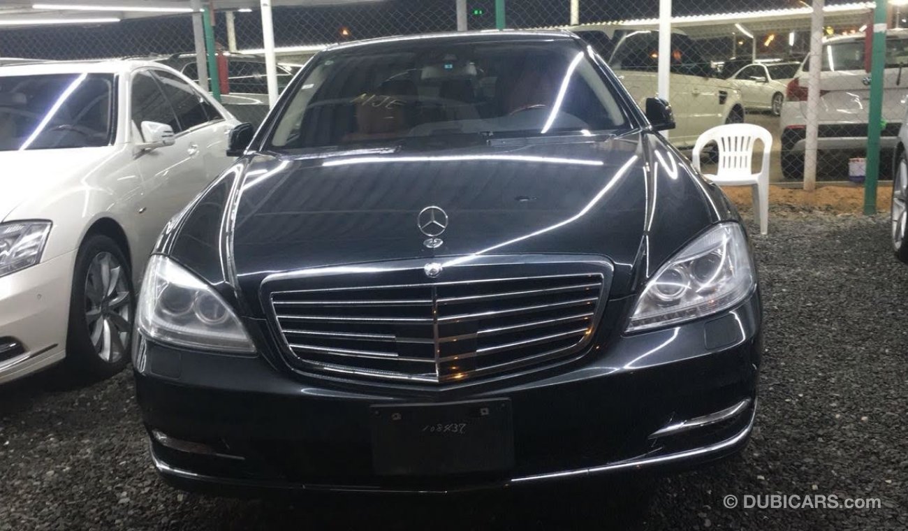 مرسيدس بنز S 550 وارد اليابان بطاقة جمركية