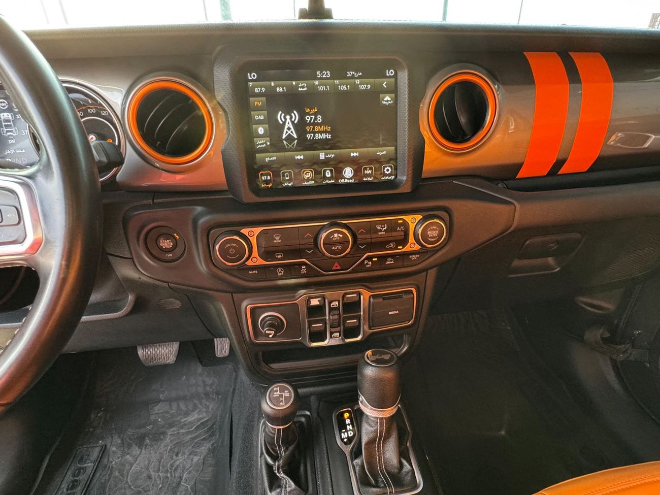 Jeep Wrangler Sport 3.6L M/T