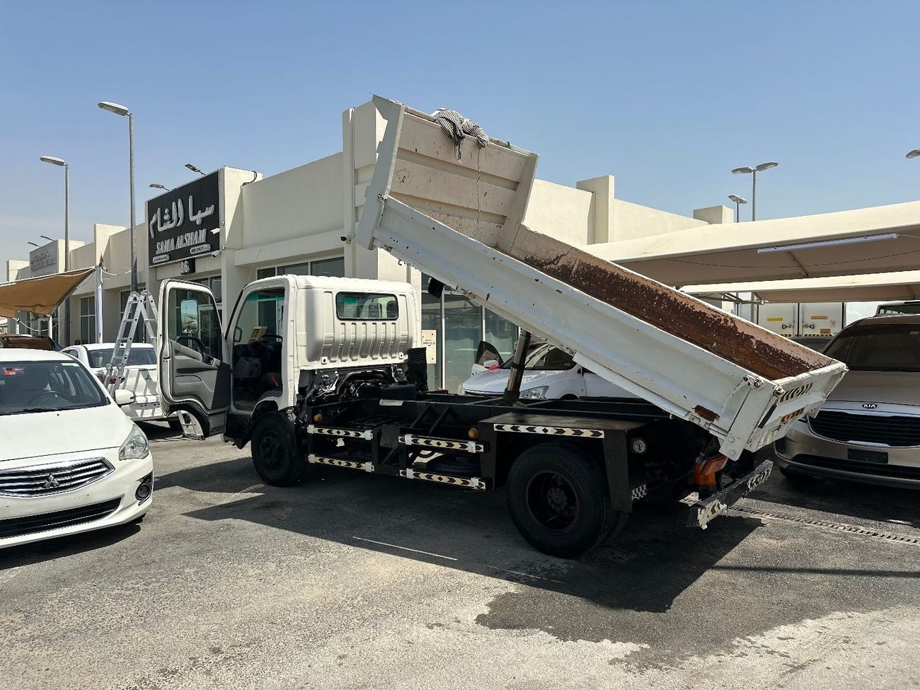 Hino 300 BLENDER PICKUP