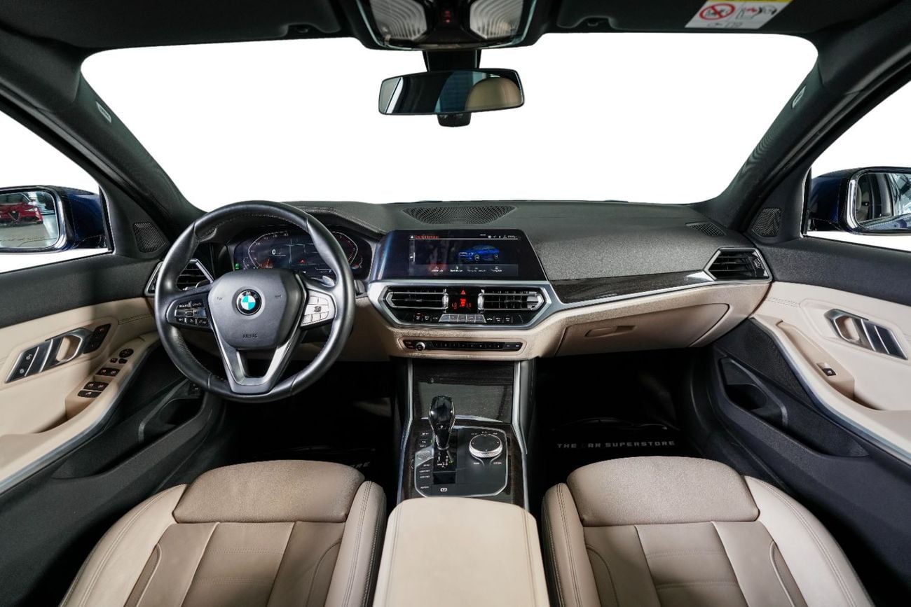 BMW 330i Luxury Line 2.0L Luxury line - Under BMW service contract