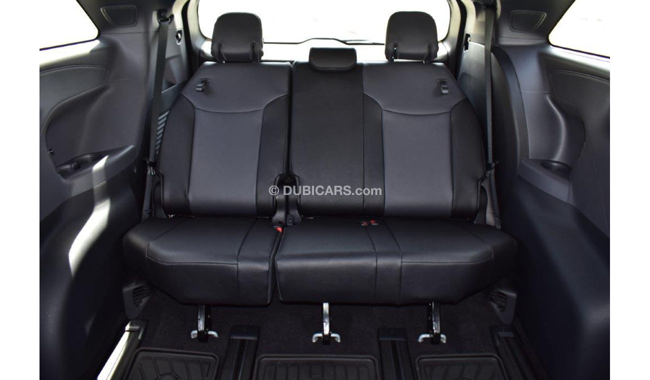 Toyota Sienna XLE WOODLAND EDITION HYBRID 2.5L AWD 8-SEATER AUTOMATIC.