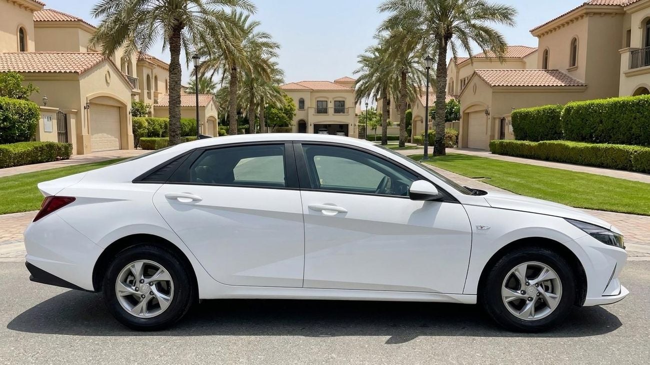 Hyundai Elantra SMART — фото 3