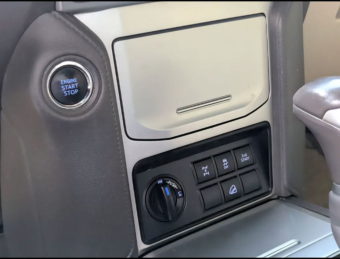 تويوتا برادو TXL LHD 4.0L V6 1GR petrol engine Automatic Gear 4WD 7 Seats 5 Doors