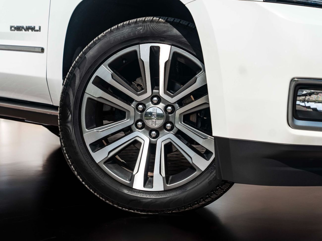 جي أم سي يوكون Denali 6.2L (8 Seater)