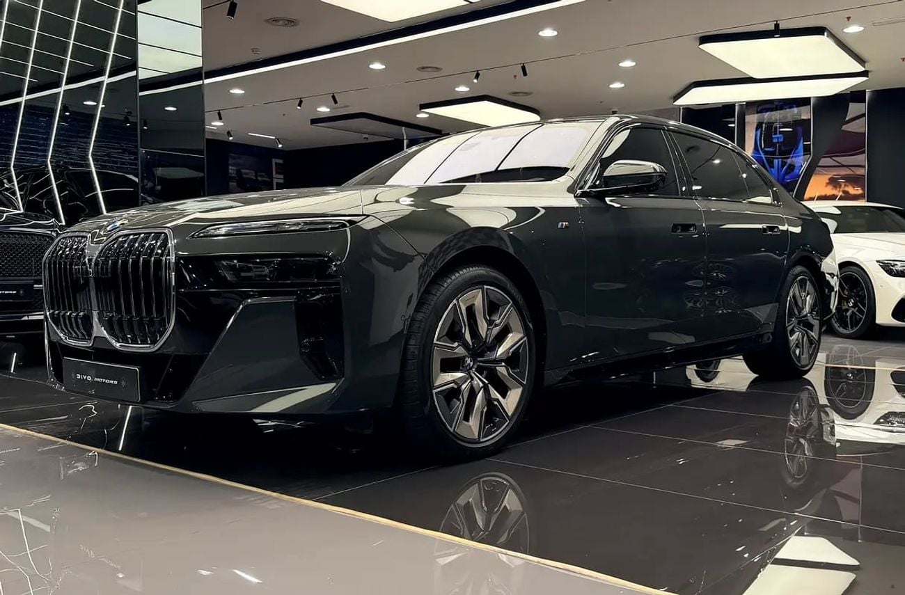 BMW 740i 740i M Sport GCC Specs - Like New!