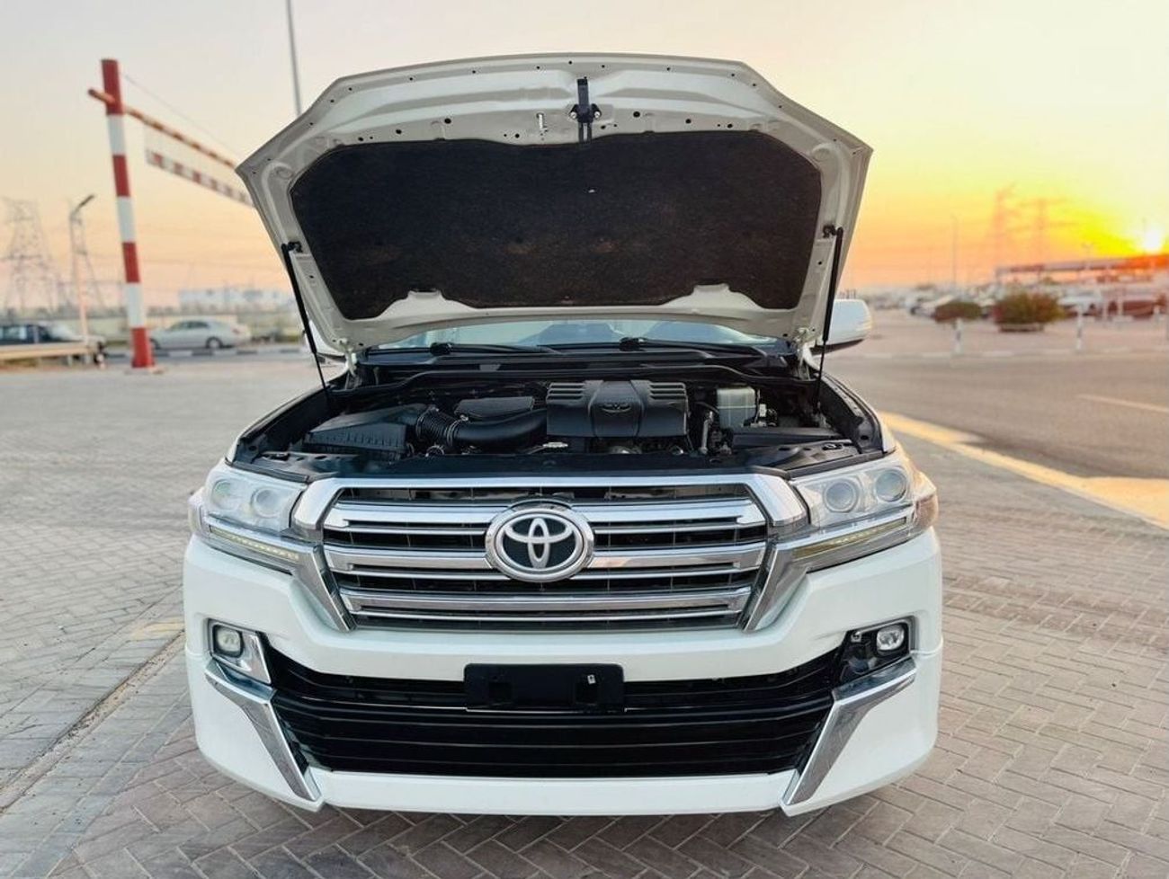 Toyota Land Cruiser Toyota landcuriser GX-R V6 2016 Full Option very neat and clean perfect condition