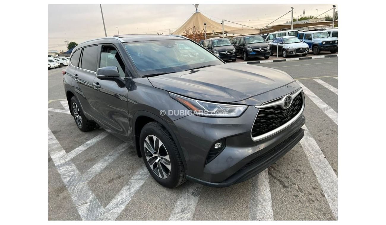 Toyota Highlander 2021 TOYOTA HIGHLANDER XLE AWD / FULL OPTION