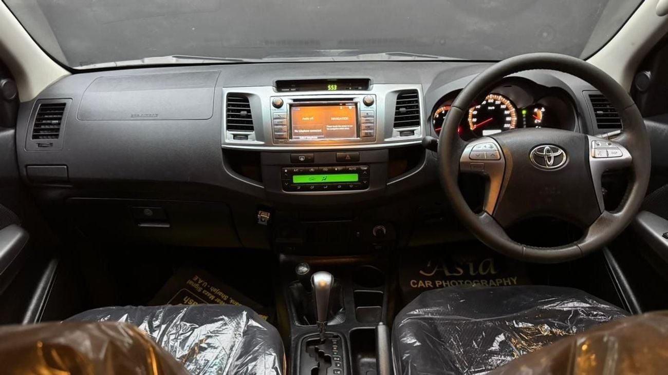 Toyota Hilux DL Diesel Engine 3000 CC ,Automatic Gear ,2015 Model ,Only For Export Available